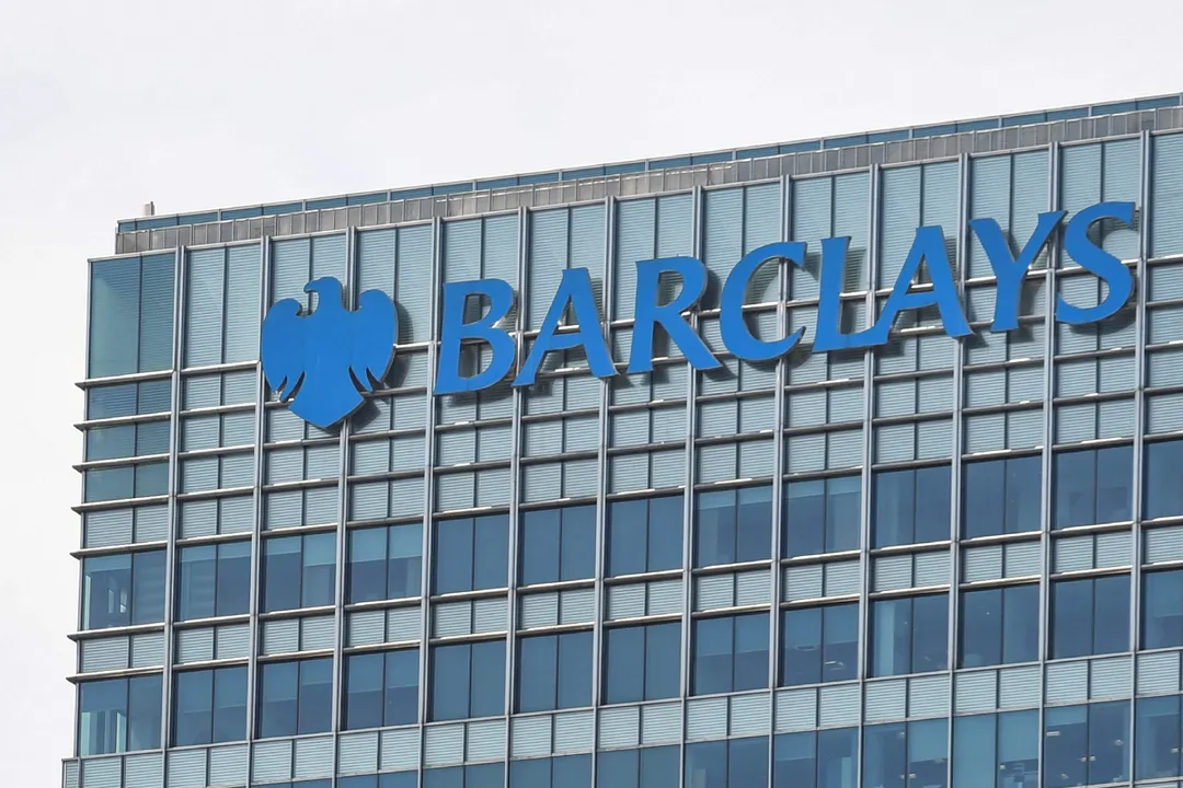 Intégration de l’IA: Barclays supprime 5 000 emplois