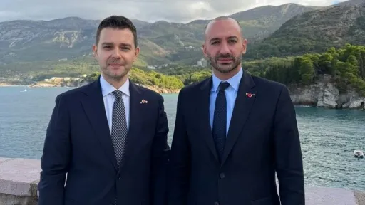 Kryediplomati i Maqedonisë së Veriut takon ministrin francez për Evropën, në fokus integrimi në BE