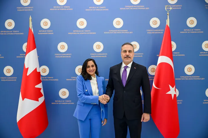 Kryediplomati turk pret homologen kanadeze në Ankara
