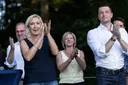 Ле Пен набирает очки на фоне беспорядков во Франции