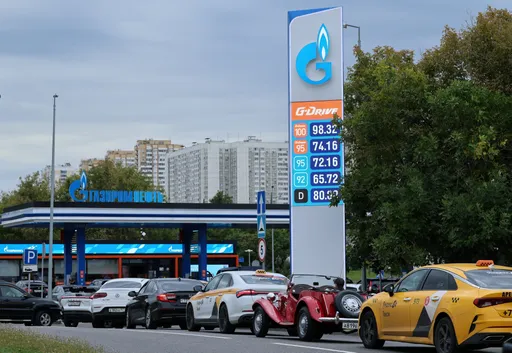В России бензин и дизтопливо могут подорожать на 2,1 рубля за литр