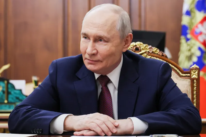 Russia ready to resume trilateral Ukraine talks in November, Putin says