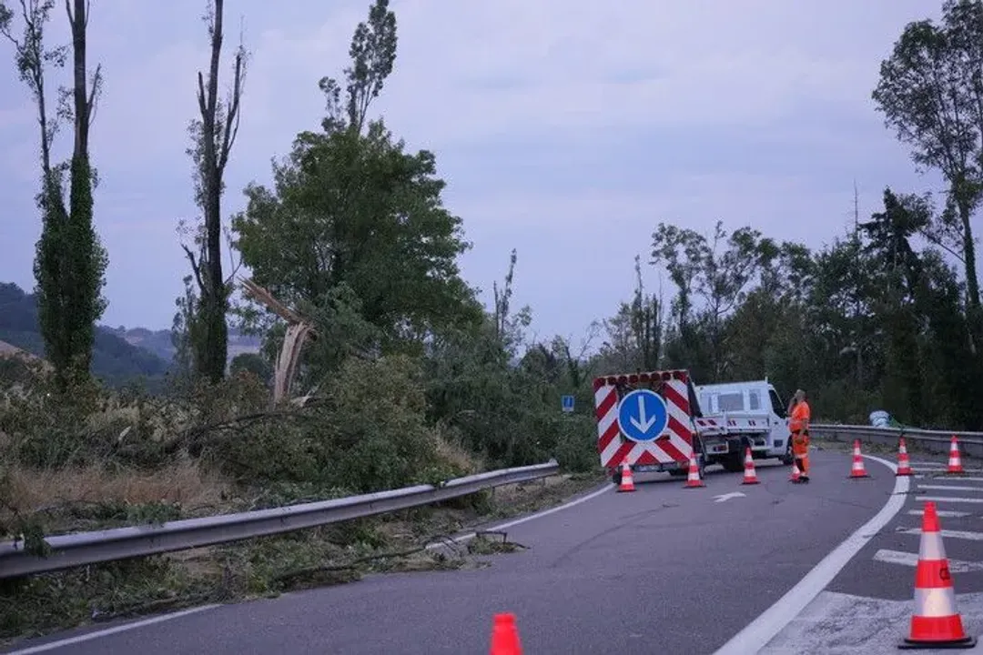 Stuhia Austen lë mbi 160 mijë familje pa energji elektrike në Francë