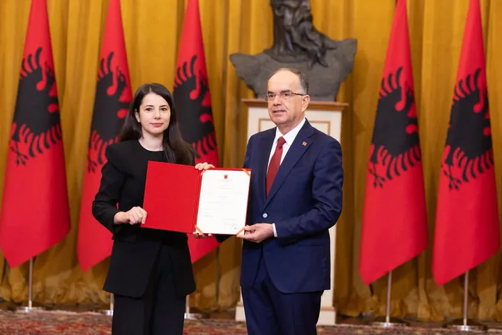 Shqipëria krijon për herë të parë Ministri për Administratën Publike