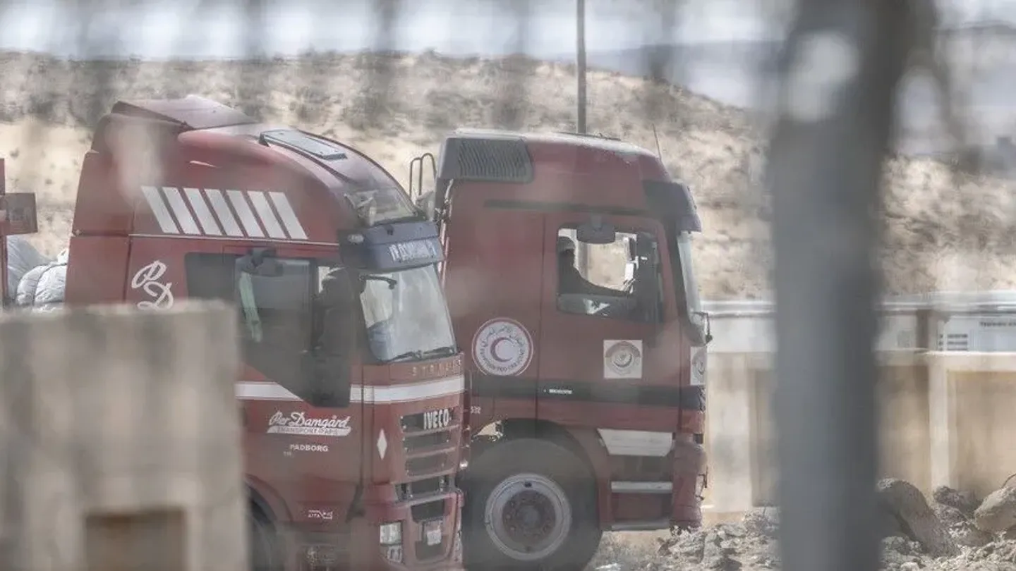 סערת משאיות הסיוע: ח"כים ופעילים חסמו את מעבר הציוד לעזה
