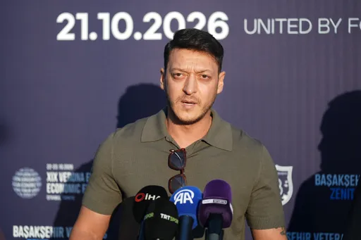 Özil für Aufhebung von Fußball-Sanktionen gegen Russland