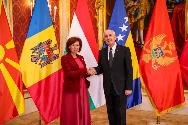 Siljanovska-Davkova diskuton në Budapest për marrëdhëniet dypalëshe dhe integrimin evropian