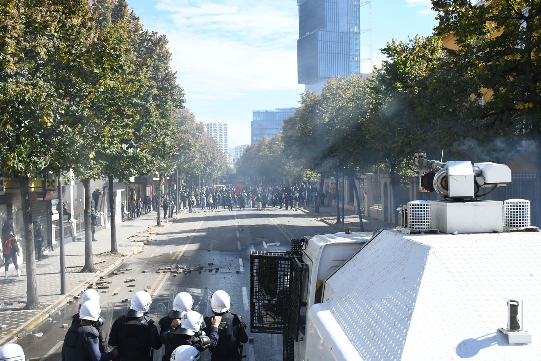 Studentët protestojnë për të 11 tën ditë  marshimit i bashkohen edhe grupe të tjera të shoqërisë