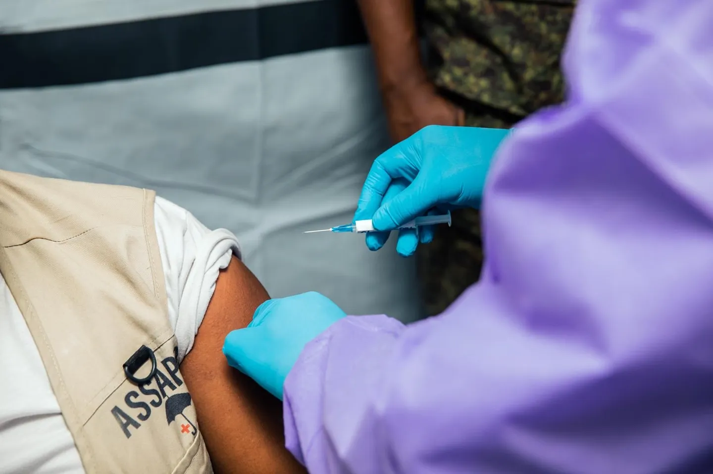 First participants injected in clinical trial for Ebola vaccine