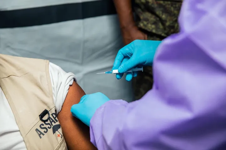 First participants injected in clinical trial for Ebola vaccine