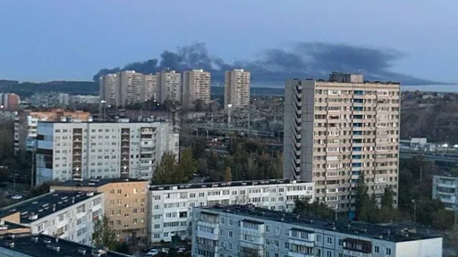 В Тольятти после атаки украинских дронов загорелся «Тольяттикаучук»