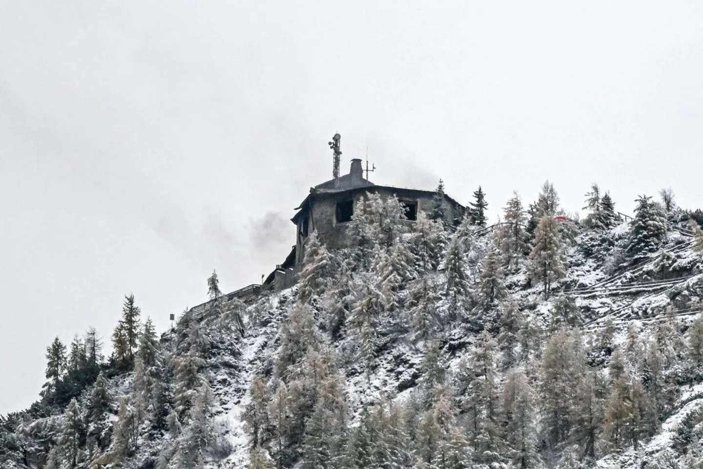 Hitlers „Teehaus“ am Obersalzberg niedergebrannt