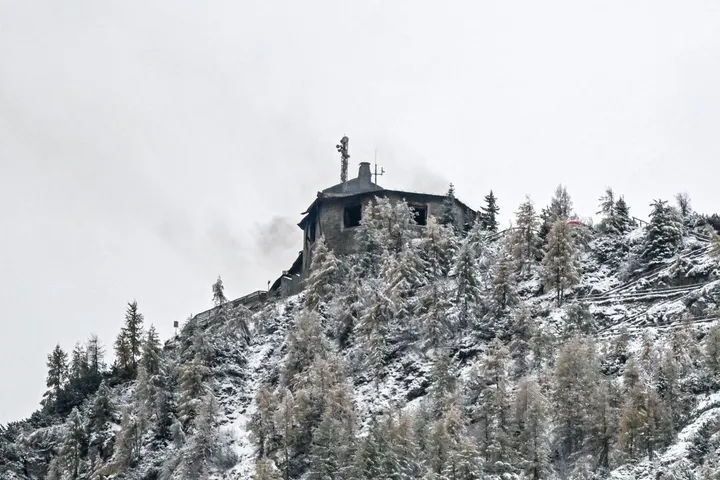 Hitlers „Teehaus“ am Obersalzberg niedergebrannt
