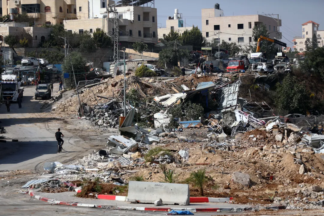 Israel forcibly displaces hundreds of Palestinians in Hebron ahead of elections