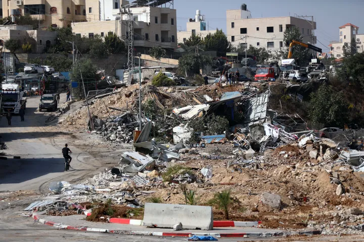 Israel forcibly displaces hundreds of Palestinians in Hebron ahead of elections
