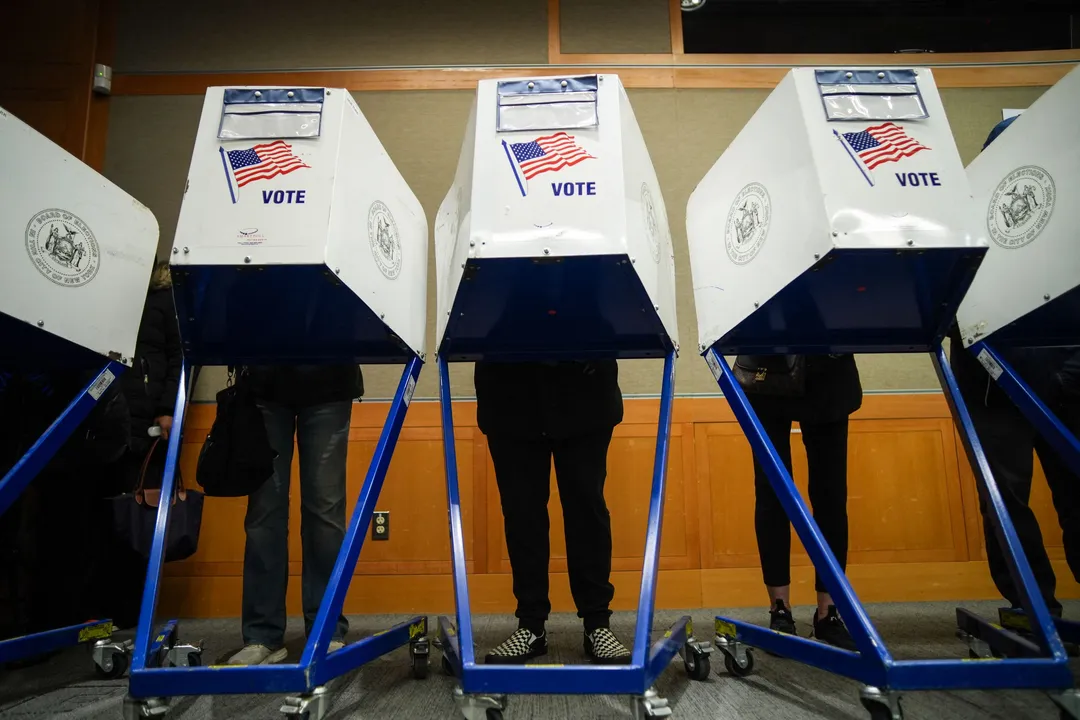 Mystery money from super PACs floods US midterm election campaigns