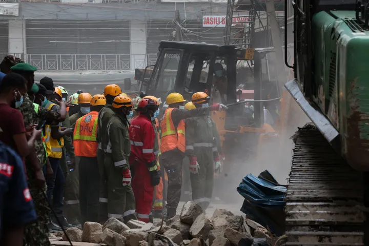 Wizara ya Afya nchini Kenya imeweka dawati la matibabu la saa 24 katika eneo la jengo lililoporomoka
