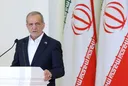 الحرس الثوري يتوعد برد مضاعف على أي هجوم وبزشكيان يدعو لإحياء الاتفاق مع واشنطن