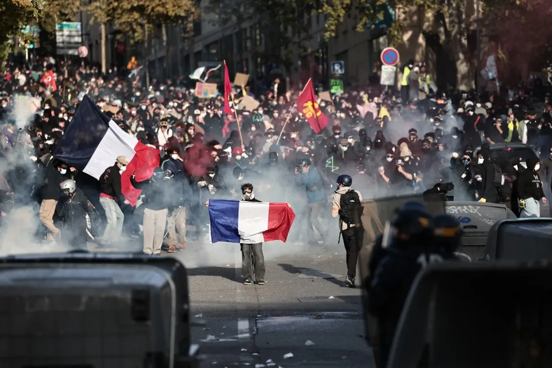 Manifestation à Paris: 142 interpellations dont 126 gardes à vue, d'après la police