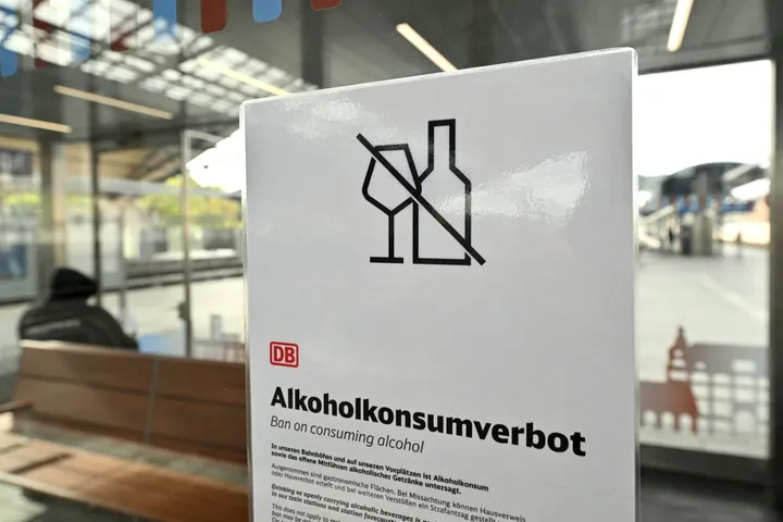 Rund 5.000 Menschen mit Alkohol an Bahnhöfen erwischt