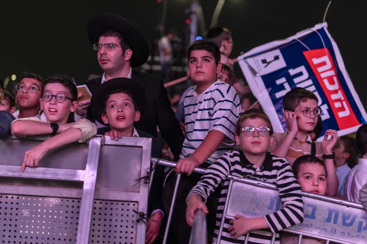 האם משבר הגיוס מפלג את הפוליטיקה החרדית? מאחורי המפלה של ש"ס בבחירות