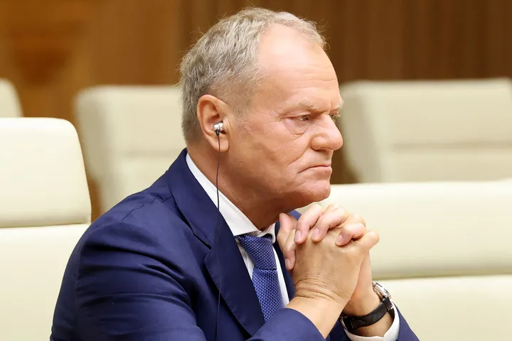 Polish opposition seeks to oust Tusk government amid constitutional crisis