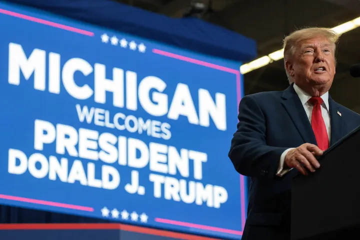 Trump exclut des frappes militaires imminentes contre l'Iran