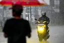 Mii de oameni evacuați pe măsură ce Ciclonul Arnab se apropie de coasta de est a Indiei