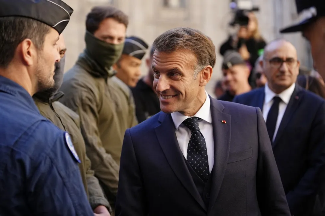 Macron juge "pas normal" que la France "soit dans cet état d'ébullition" avant la présidentielle