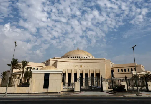 Egypt authorises military support for Saudi Arabia as Houthi militia attacks escalate