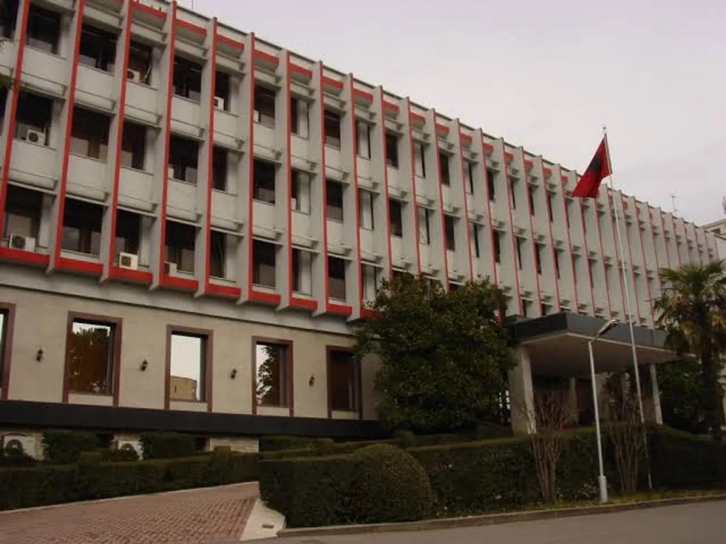 Shqipëria përgëzon Listën Studentore për fitoren në zgjedhjet parlamentare në Serbi