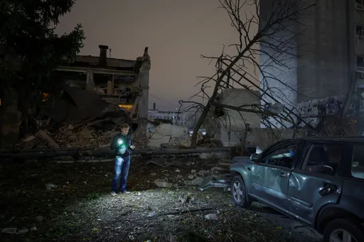 2 killed, 15 injured in Russian, Ukrainian overnight strikes