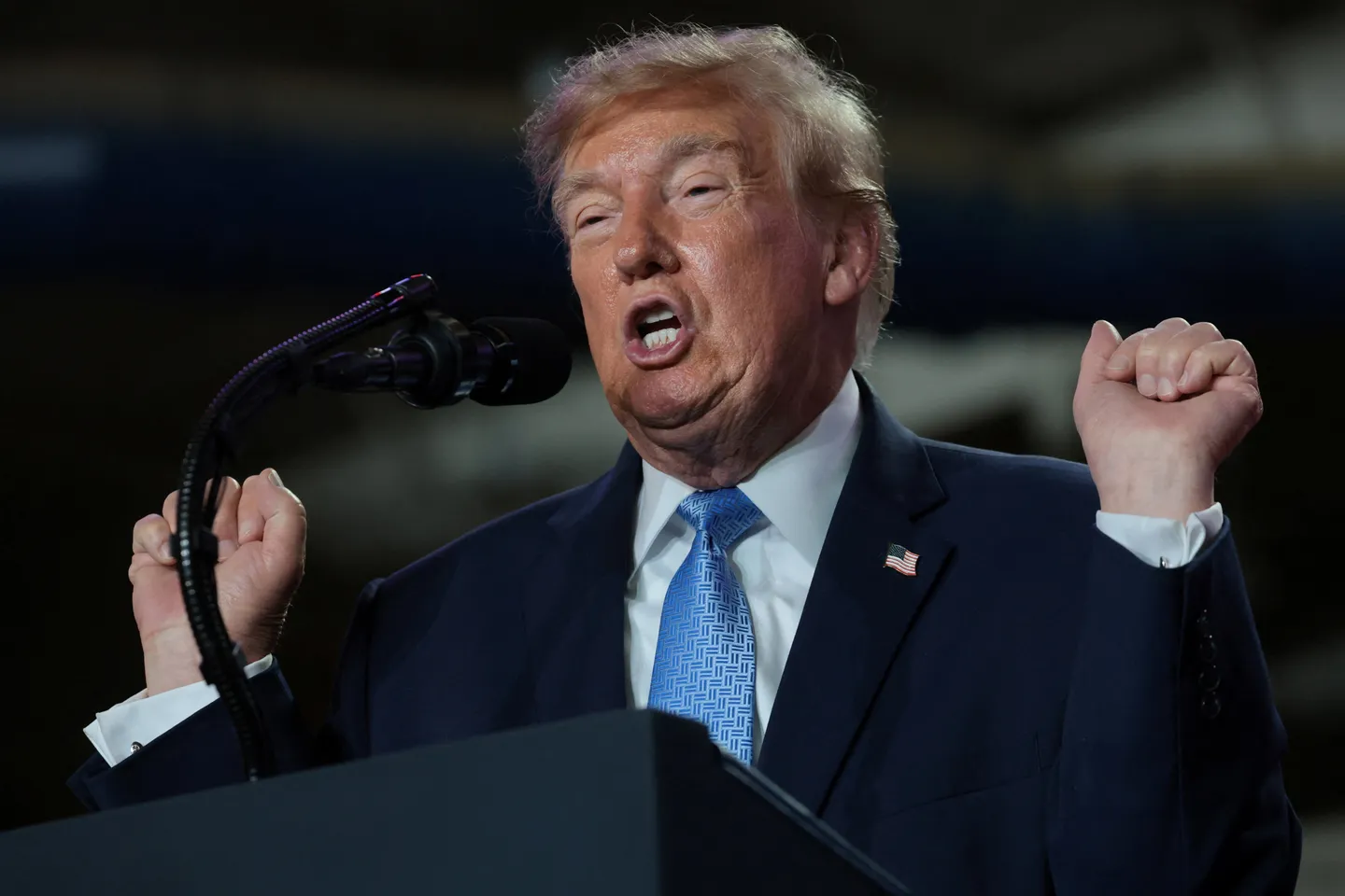 Iran: Trump qualifie le cessez-le-feu de "perte de temps"