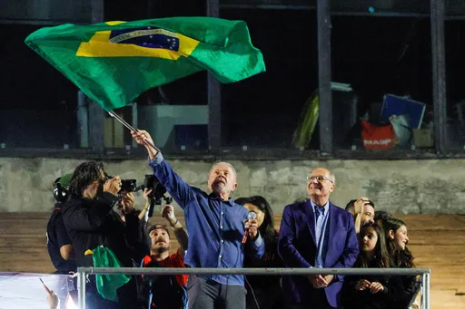 ¿Cómo remontó Lula para ganar las elecciones en Brasil y qué papel tuvieron las redes sociales?