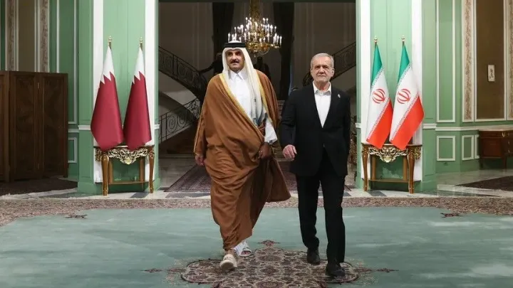 Iranian president, Qatari emir discuss Mideast war, Hormuz in Moscow talks