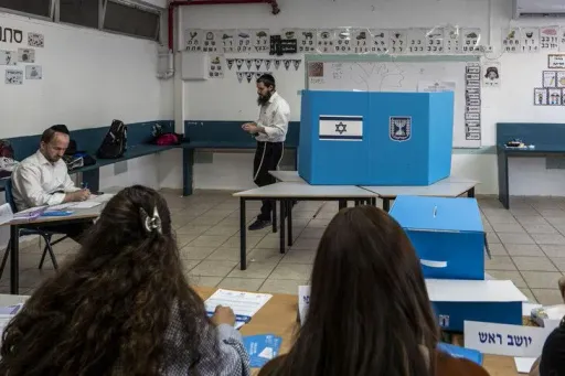 Partia Likud e Netanyahut kërkon zgjatjen e orarit të votimit në zgjedhjet në Izrael