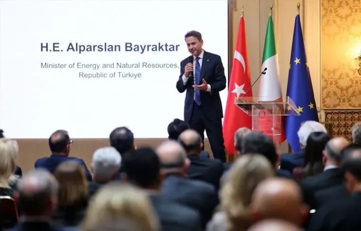 Bayraktar: Türkiye planifikon partneritet në fushën e naftës me kompaninë italiane Eni