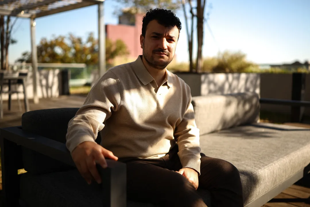 الناشط الفلسطيني محمود خليل يعود إلى جامعة كولومبيا لأول مرة منذ اعتقاله عام 2025