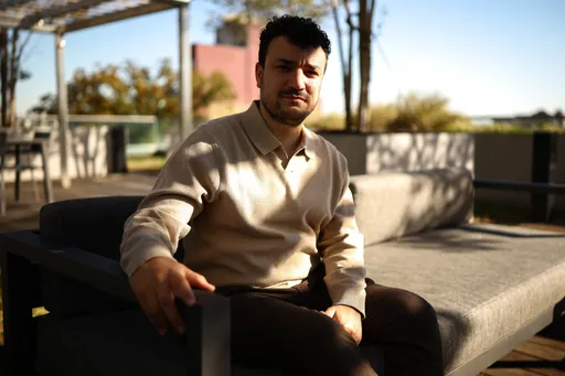 الناشط الفلسطيني محمود خليل يعود إلى جامعة كولومبيا لأول مرة منذ اعتقاله عام 2025
