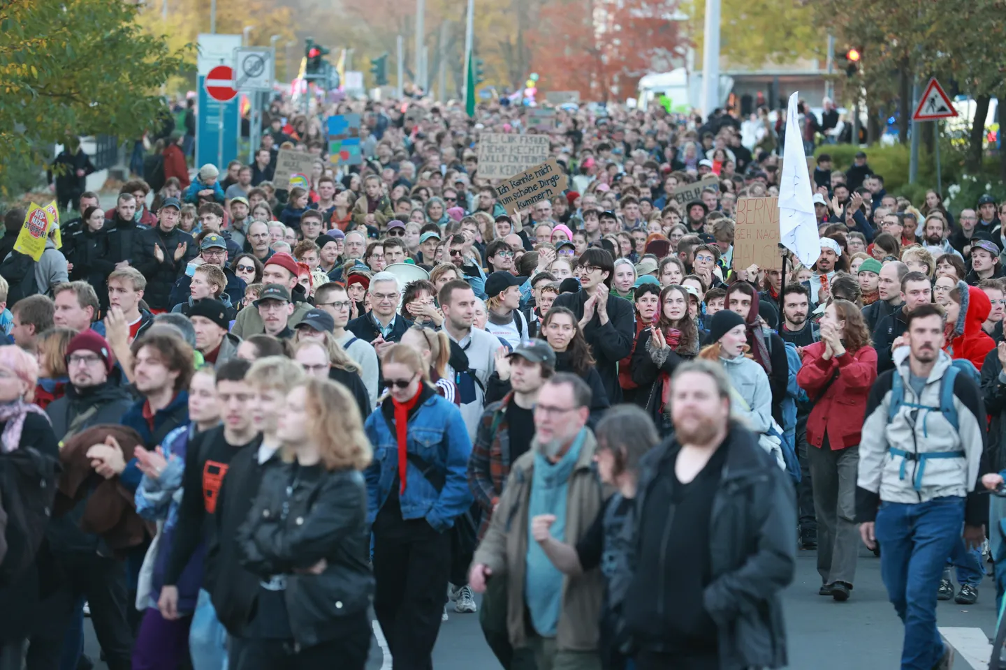 Tausende protestieren gegen Höcke-Auftritt in Jena