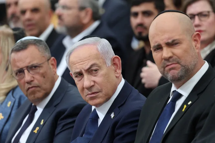 גוש איזנקוט בוחן את החלפת יו"ר הכנסת בתמיכת המפלגות הערביות