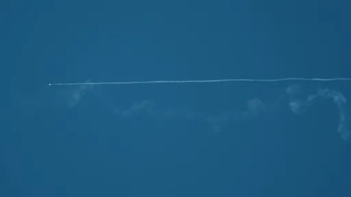 Projektil pao u blizini aerodroma u Adenu u Jemenu nakon prijetnji Huta da će ga gađati