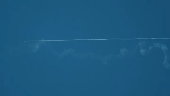 Projektil pao u blizini aerodroma u Adenu u Jemenu nakon prijetnji Huta da će ga gađati