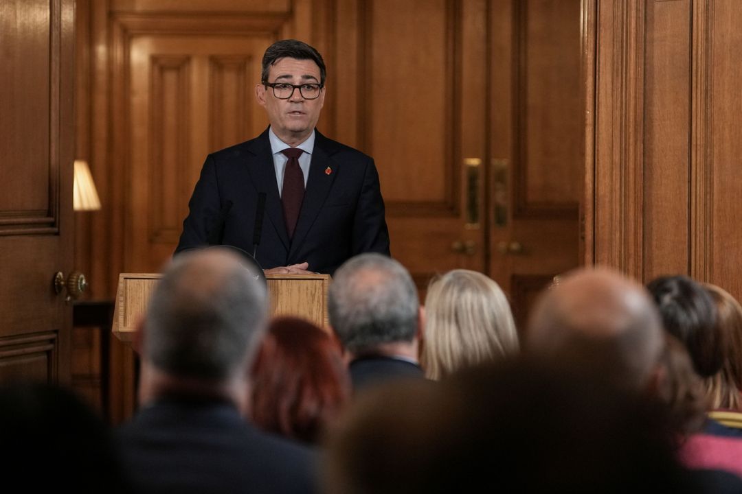 Kryeministri britanik e liderja e opozitës përplasen për  lirinë e lëvizjes  para samitit në Bruksel