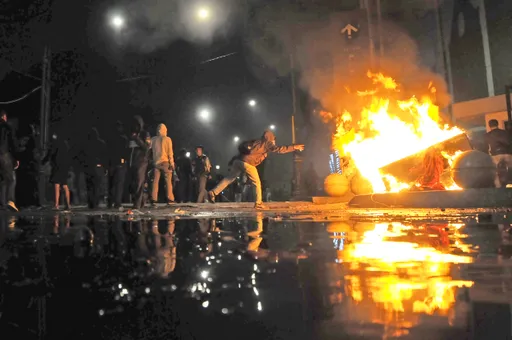 Demo di Malioboro Yogyakarta berujung ricuh, fasilitas umum rusak dan sejumlah polisi terluka