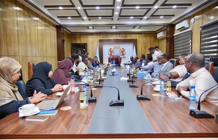 Guddoomiye Cabdulqaadir oo Rugta Ganacsiga Soomaaliyeed Kala Hadlay Ganacsiga iyo Maalgashiga