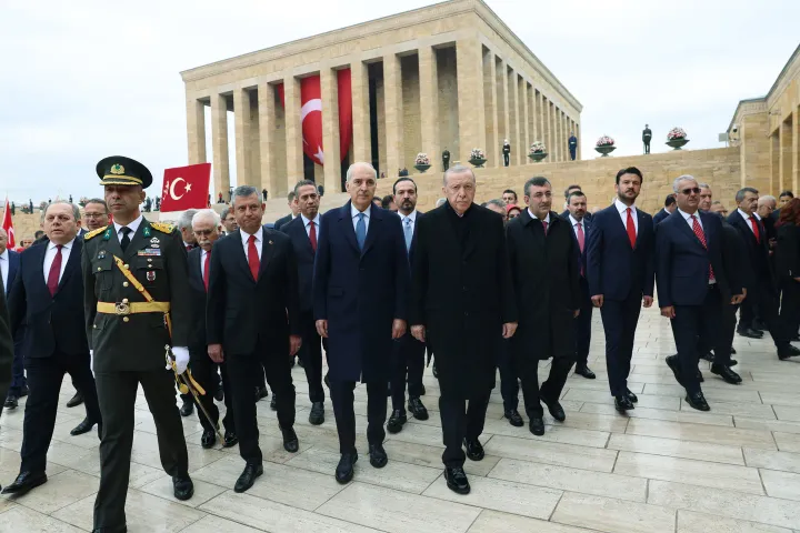 トルコ、共和国建国103周年を祝う