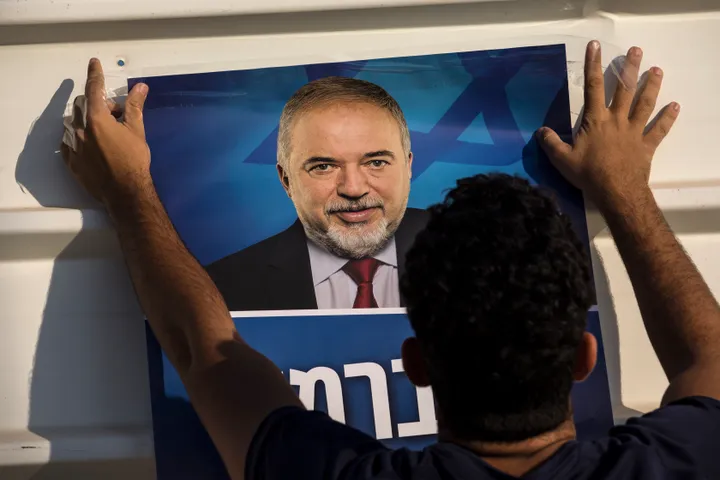 ליברמן: לא נקים קואליציה עם נתניהו או עם המפלגות הערביות