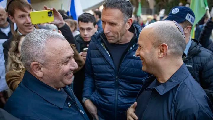 איזנקוט ובנט נפגשו בניסיון לקדם הקמת ממשלה חדשה