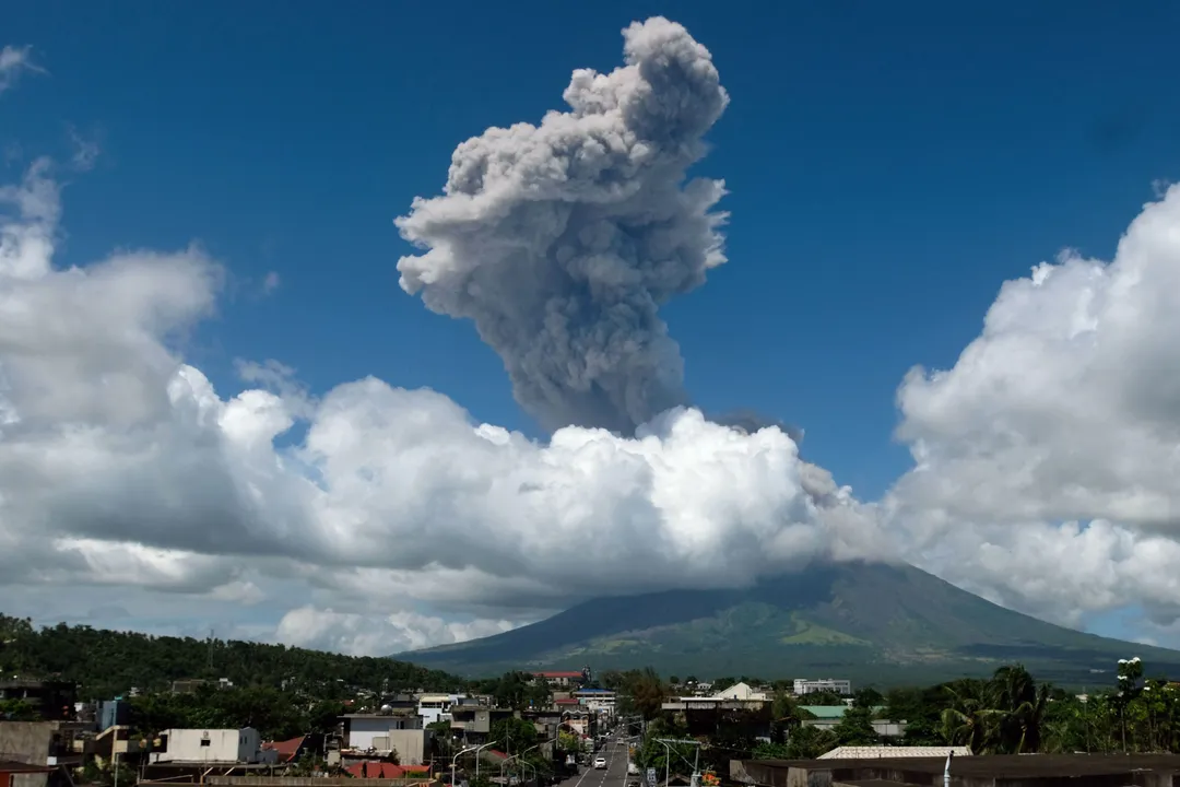 Philippines raises Mayon volcano alert to level 3 after explosive eruption